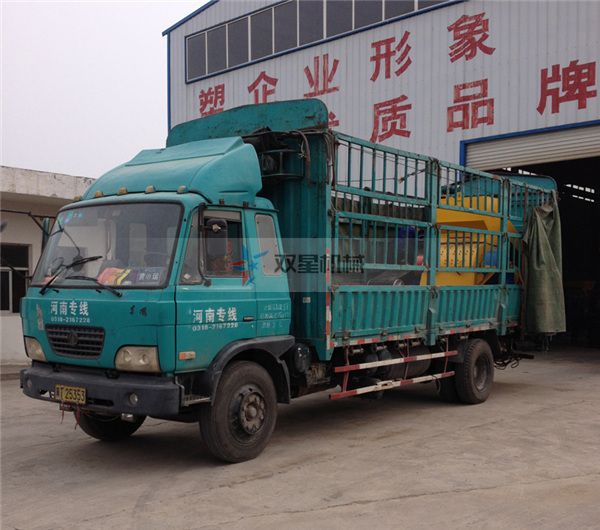 <a href='http://m.dianzizhifu.cn/psj/87.html' target='_blank'><span>廢鐵破碎機(jī)</span></a>廠家設(shè)備發(fā)貨現(xiàn)場